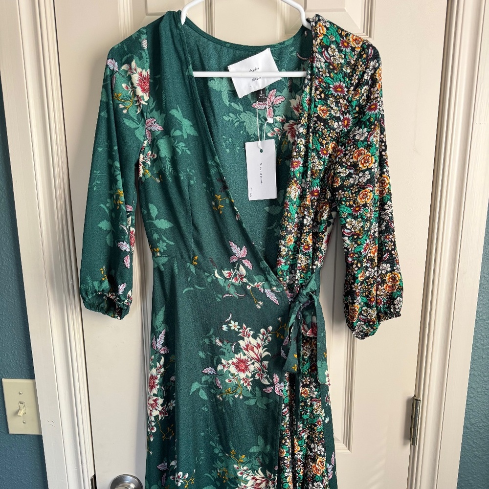 NWT Green Floral Wrap Dress by Shades of Blonde Small